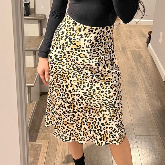 ARITZIA leopard satin slip midi skirt - Picture 2 of 3